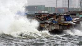 Powerful Typhoon Hinnamnor Batters South Korea, Thousands Flee to Safety