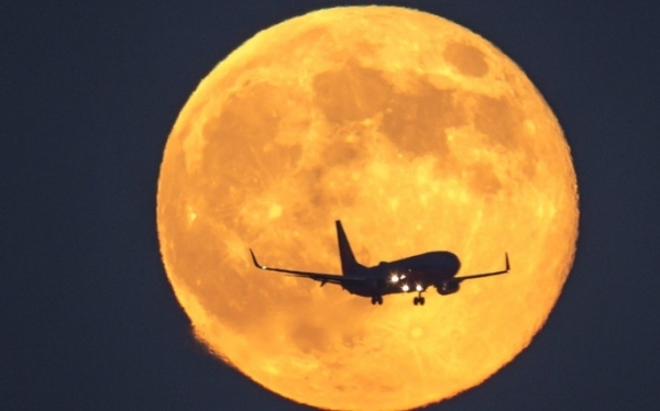 https://newsclick.in/sites/default/files/2018-01/Supermoon.jpg