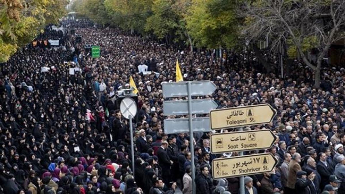 Iranian govt scrambles to contain unrest as it spreads to more towns