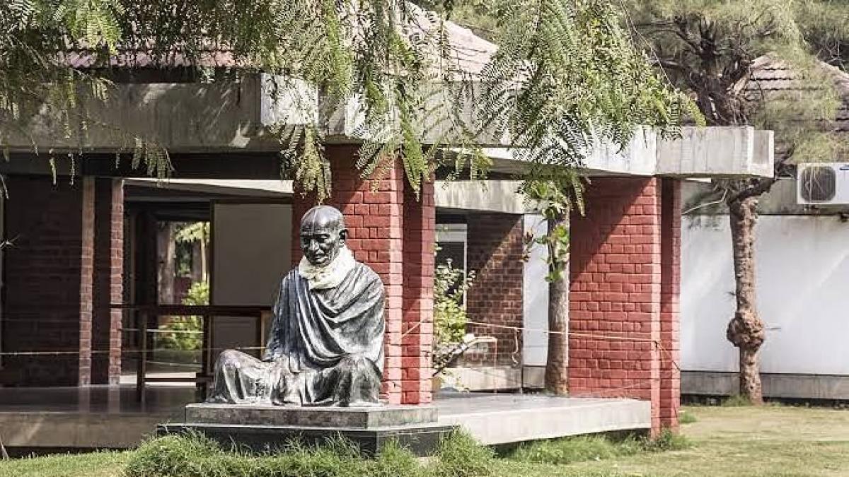 Over 100 Concerned Citizens Oppose Sabarmati Ashram Conversion into 'World  Class Memorial' | NewsClick
