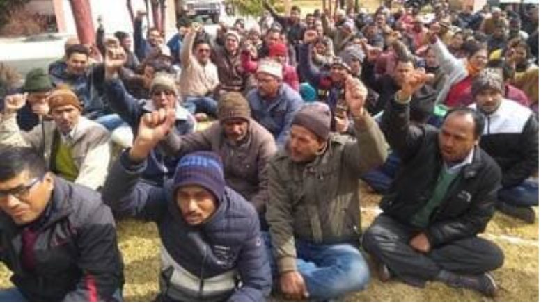 Download Uttarakhand Order Seeks List of Protesting Teachers and Staff; Salaries Put on Hold | NewsClick
