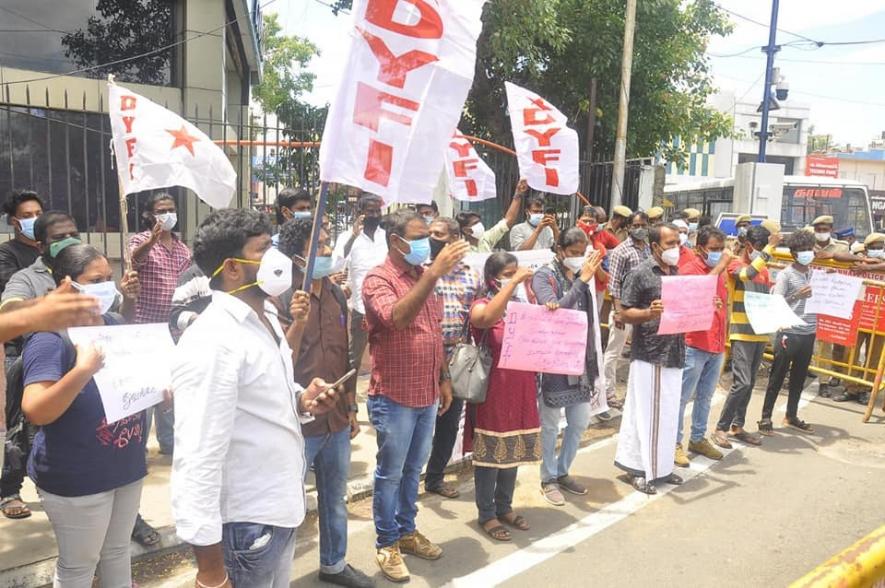 Image courtesy: DYFI, Tamil Nadu. DYFI protest in Chennai